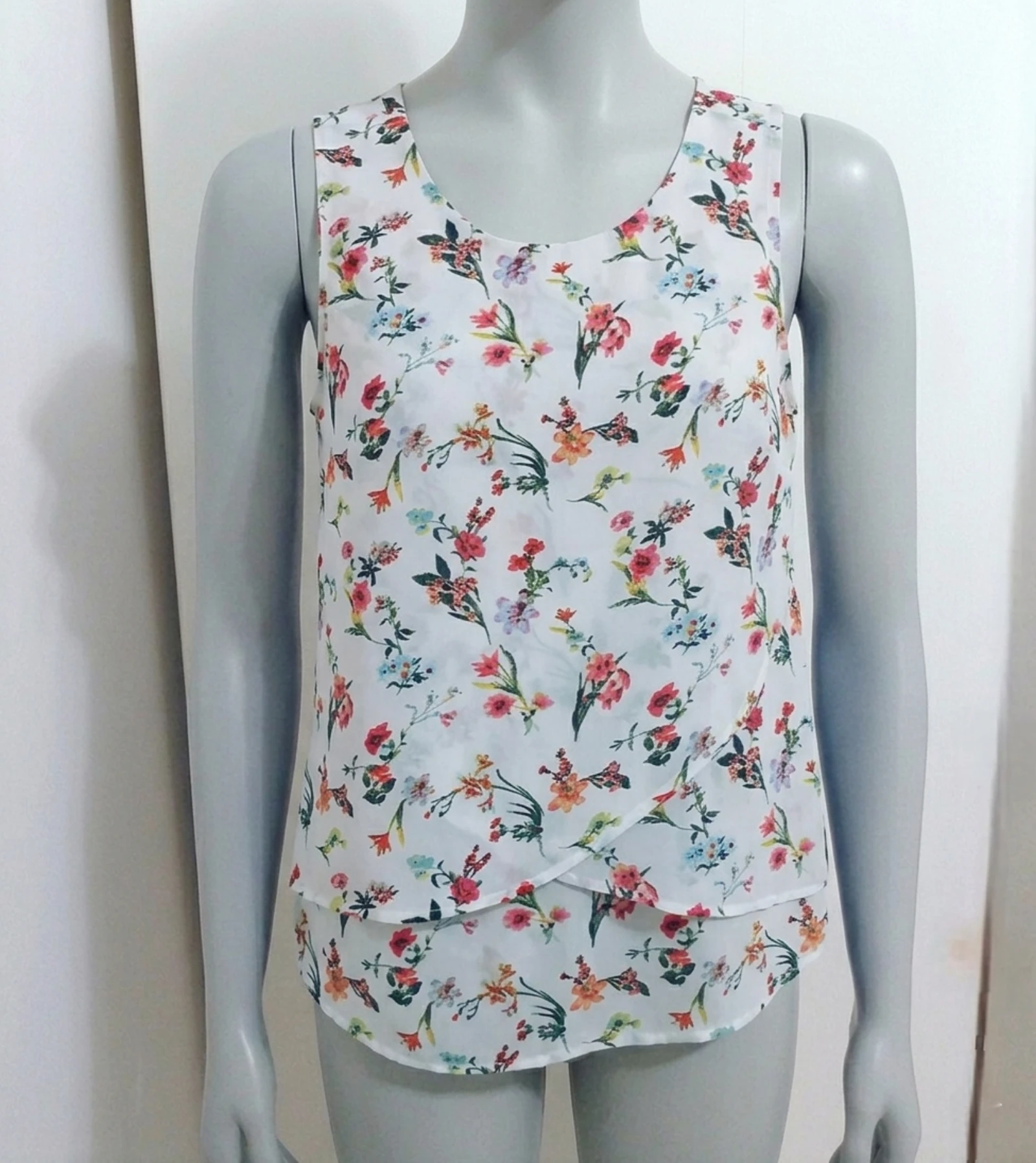 Blusa blanca floral